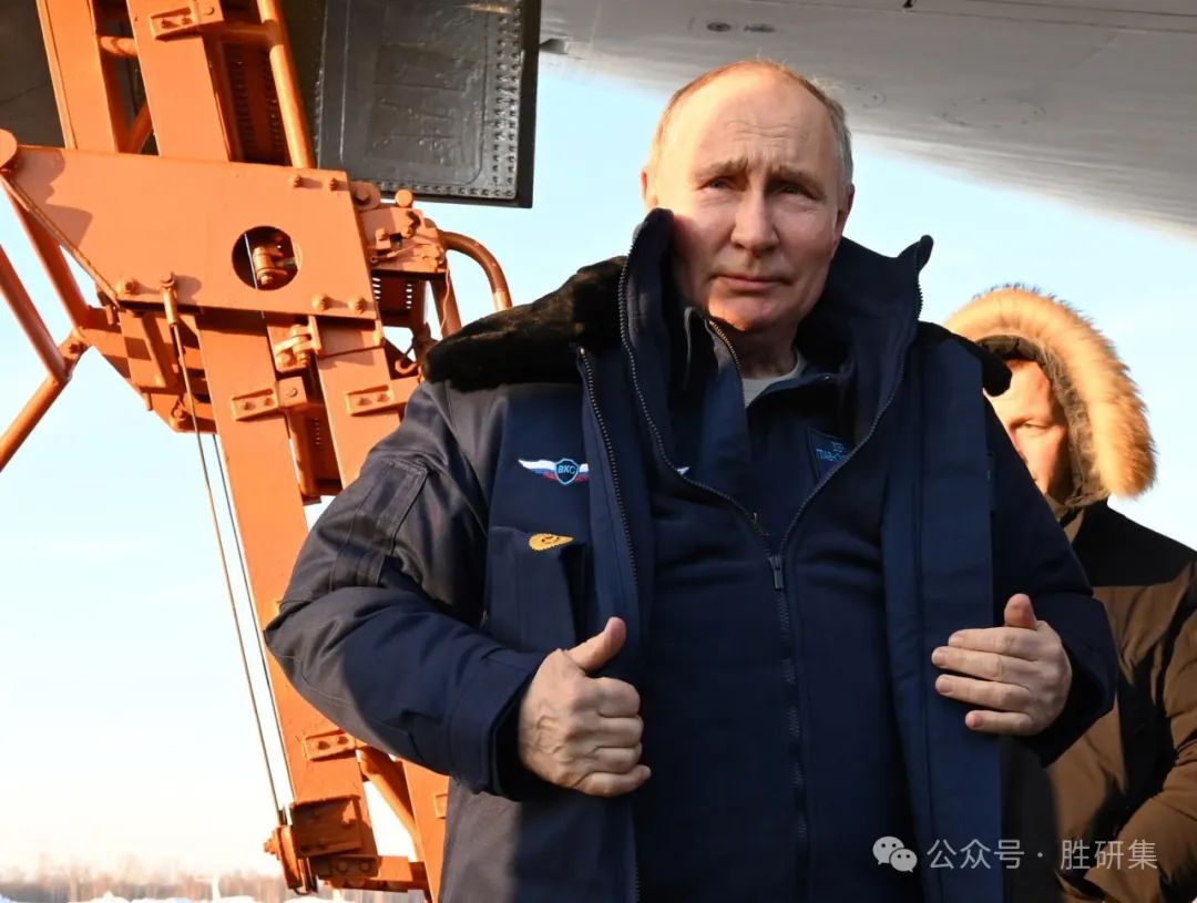 普京亲自试飞白天鹅Tu-160M，拜登骂普京是疯狂的“SOB”！