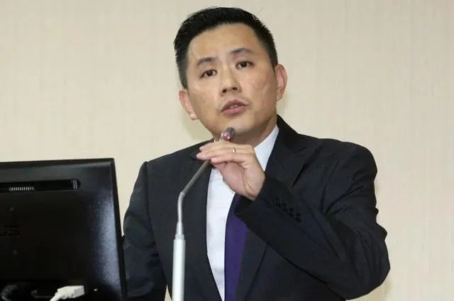 M503航线调整，为何让岛内“震感强烈”？