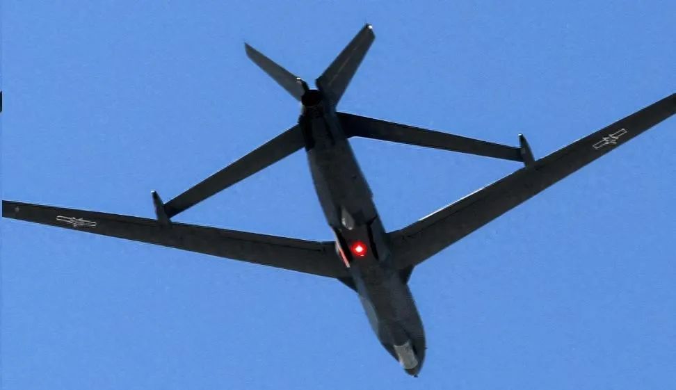 日本海惊现“天眼”！WZ-7无人机引全球瞩目，印媒直呼：激光武器或成唯一解？
