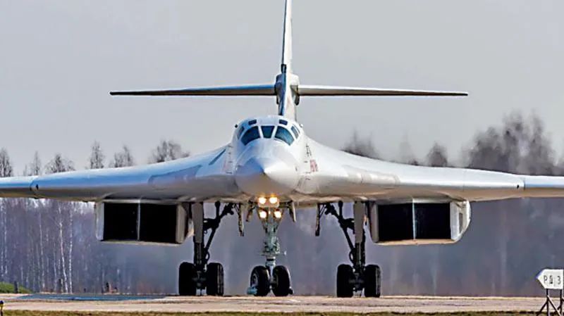 50架无人机！乌克兰发动规模最大无人机进攻，俄军多架轰炸机被摧毁、损失惨重？