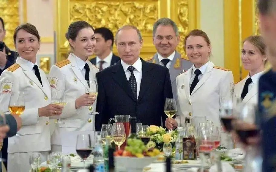 普京:俄罗斯正处于历史最艰难时刻!这件事,只有中国能兜底!