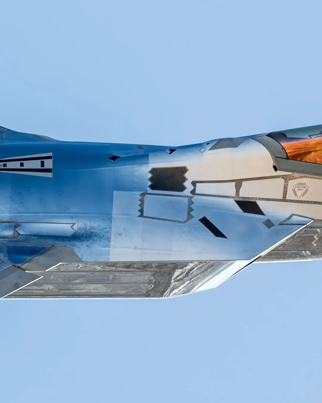 不可轻敌！美军F-22“猛禽”战机大升级，剑指亚太地区，关岛或成为第二基地