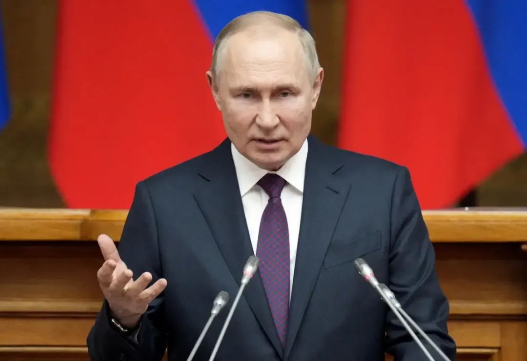 世界格局大变,美国滑下神坛!普京:这个国家必将成为全球第一