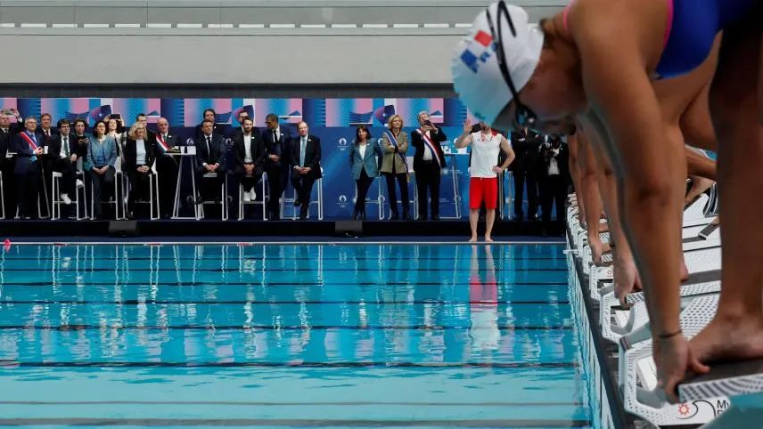 当着小马的面,法国运动员跳水失败笑翻全网,网友:很法国,可以笑,但不能嘲笑……