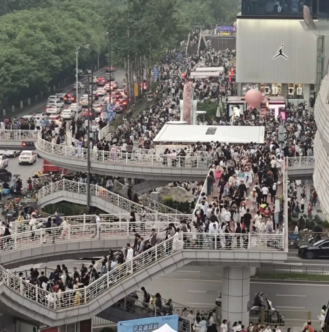 一夜蒸发16亿!中国光棍天堂,被王婆干翻了