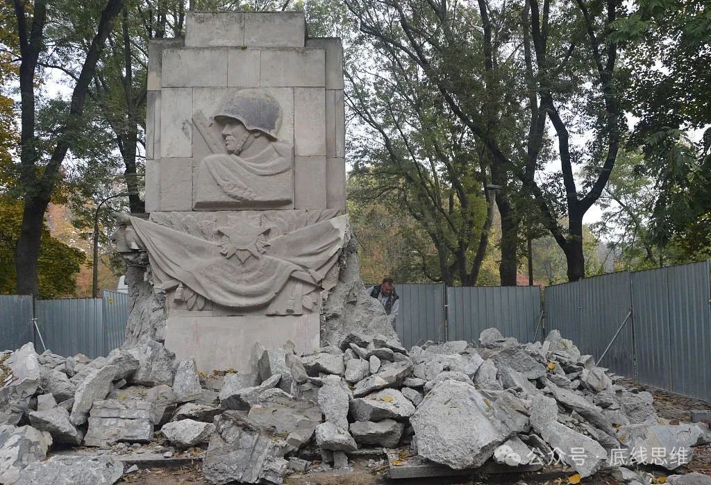 在西方人尤其是美国人的想象中，二战是靠他们赢的