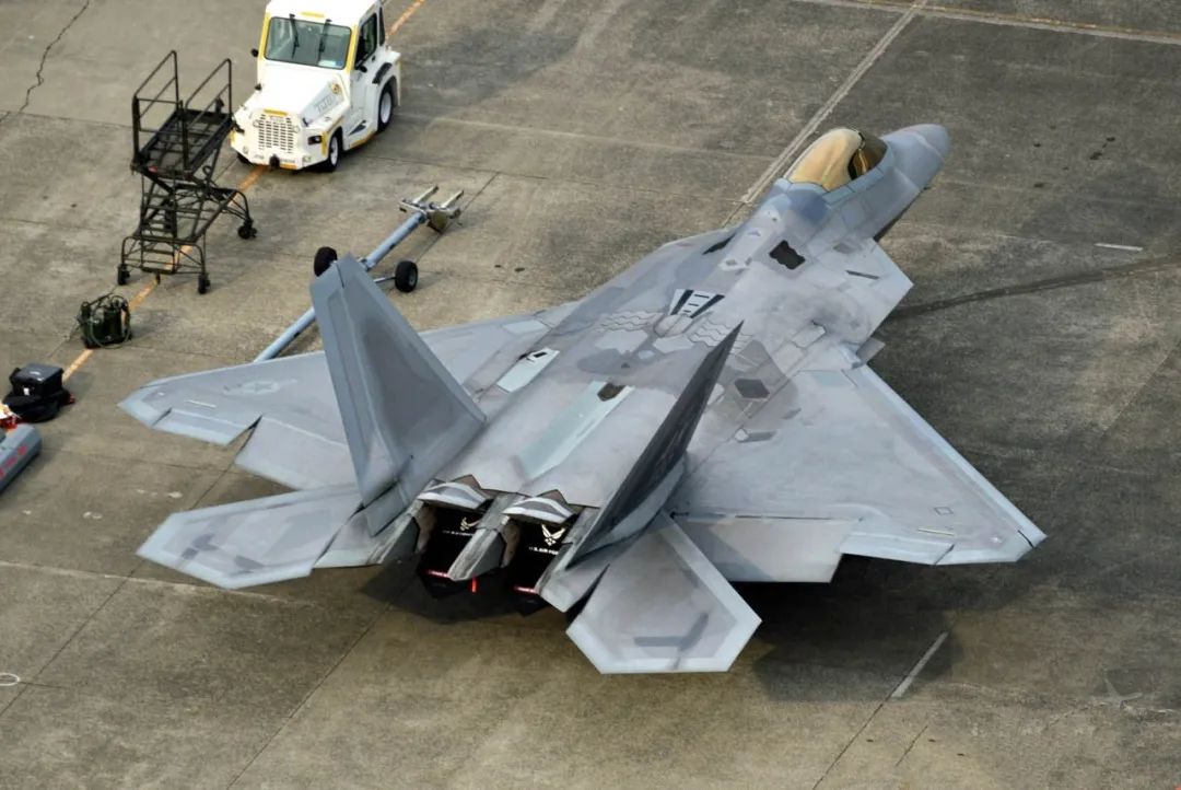 所有人都被忽悠了？美军基地公开F22数据，比五角大楼吹的弱多了