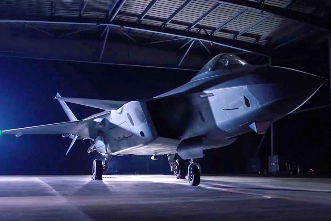 所有人都被忽悠了？美军基地公开F22数据，比五角大楼吹的弱多了