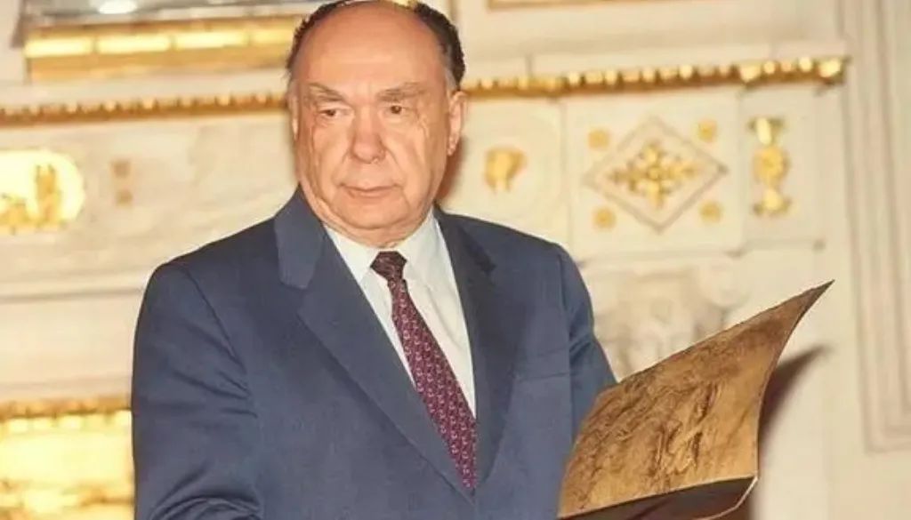 从不传递情报,最恐怖的是躺平间谍