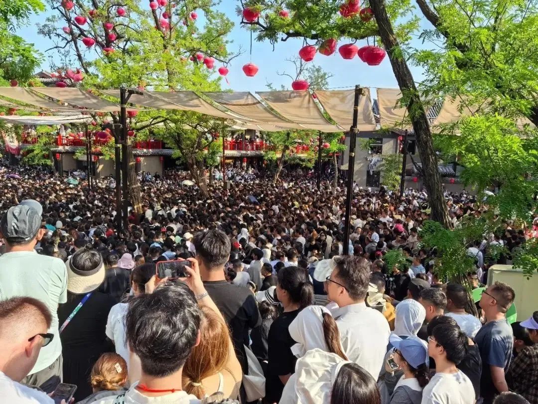 一夜蒸发16亿!中国光棍天堂,被王婆干翻了