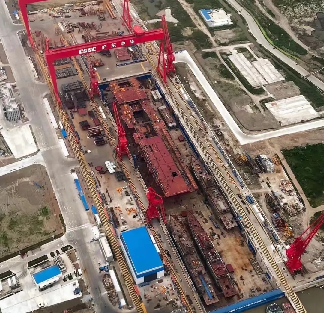 福建舰二次海试归来与后继舰的数量/076玉兰级两攻最新动态/某国最新反无人机系统