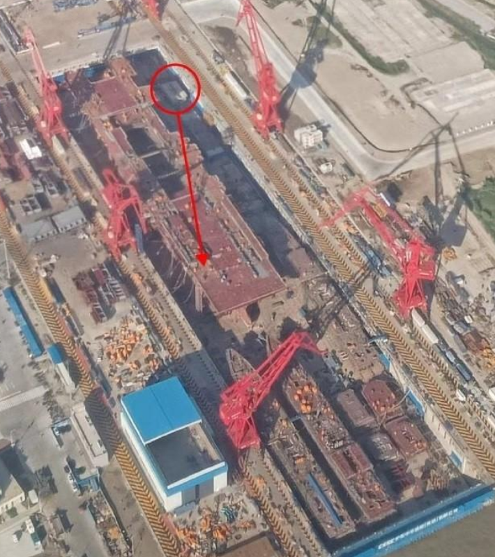 又一艘平甲板巨舰现身,电磁弹射隐藏的强大战力,超出了外界预料