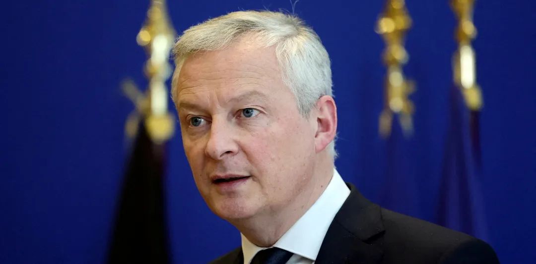 把法国搞得一团乱，马克龙下了一步臭棋