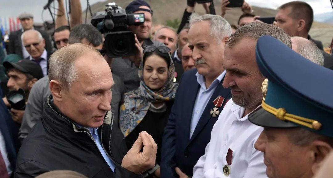 该冷静想想俄罗斯了