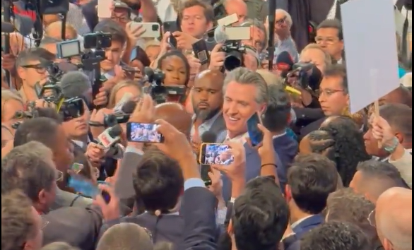 今天,美国惊变,拜登出了个大洋相