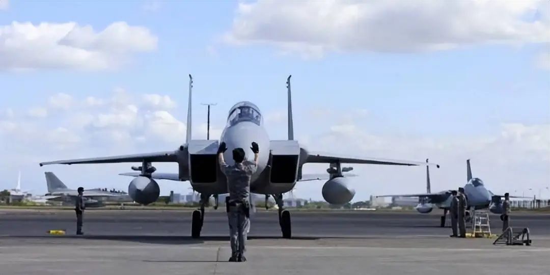 日军将进驻菲律宾？“山东”舰抵近吕宋岛！