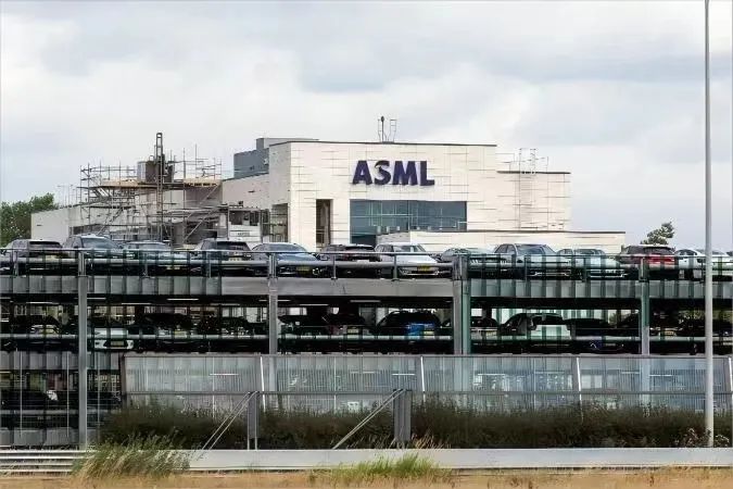 荷兰光刻机爆卖中国 荷兰光刻机爆卖中国