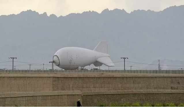 解放军发展空中母舰?中国西北惊现超级机库,足以塞下“尼米兹”级航母! 解放军发展空中母舰?中国西北惊现超级机库,足以塞下“尼米兹”级航母!