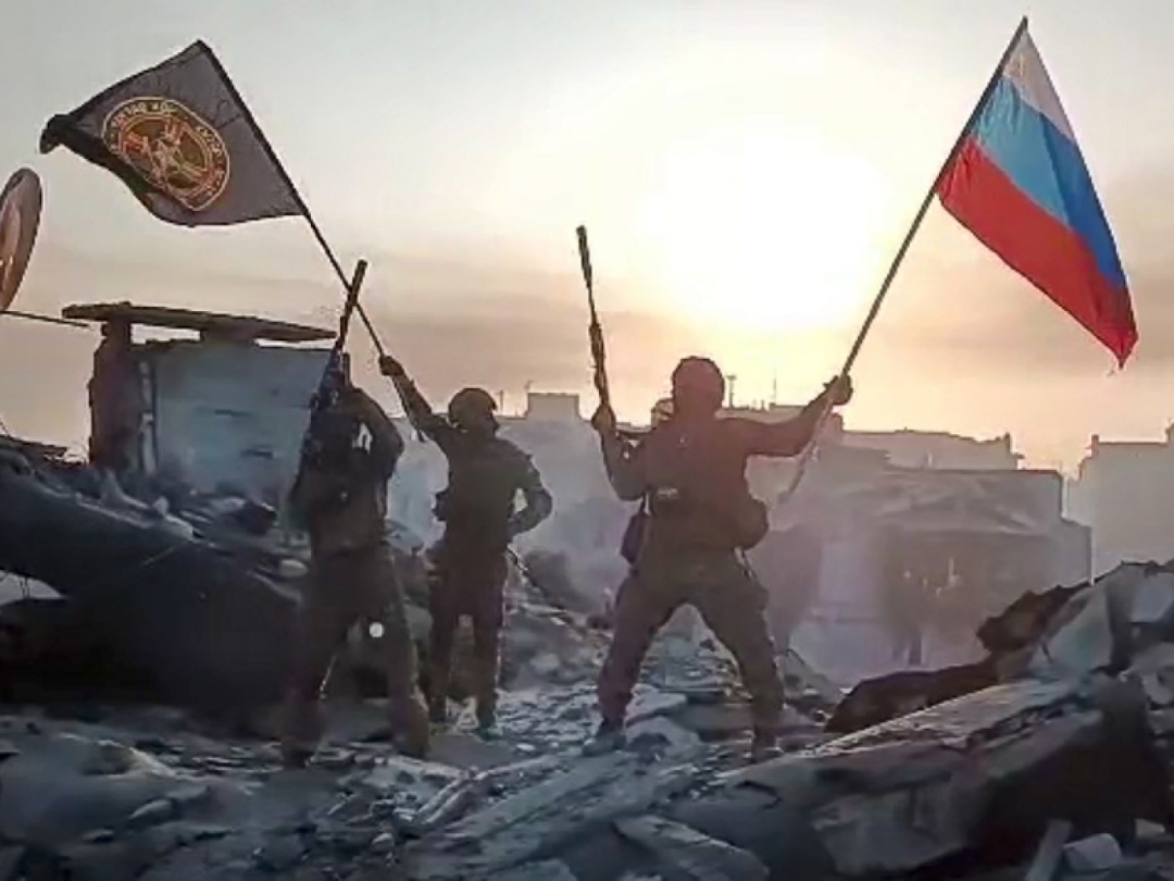 奇袭库尔斯克，泽连斯基下令：贴脸开大！