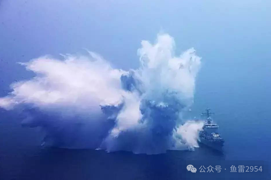 一切从实战出发!052D抗爆冲击试验画面首度公开,真人实测呀! 一切从实战出发!052D抗爆冲击试验画面首度公开,真人实测呀!