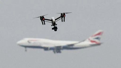 中国也防不住无人机?天津机场连续2天“因无人机导致备降特情”,怎么办 中国也防不住无人机?天津机场连续2天“因无人机导致备降特情”,怎么办