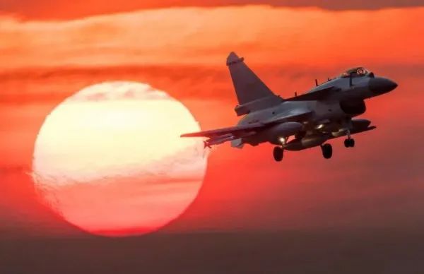 好消息:埃及要买中国歼10C战机,美国人承认将取代F16 好消息:埃及要买中国歼10C战机,美国人承认将取代F16