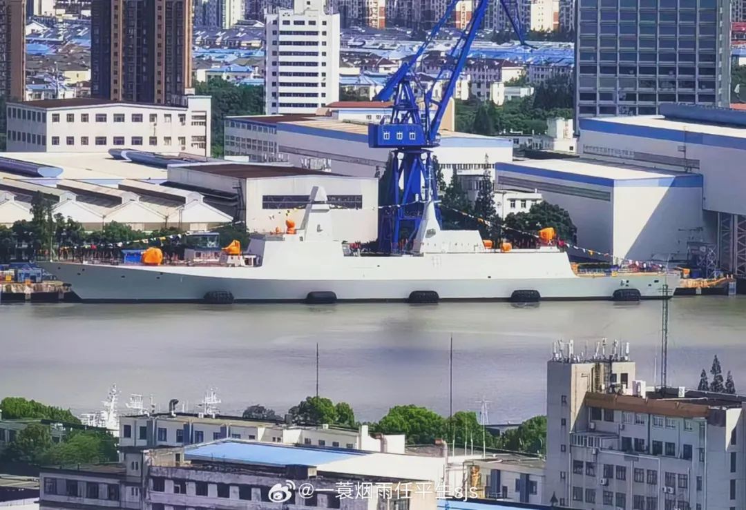 它们的相继下水,“是新一代中美海军拉开差距的象征” 它们的相继下水,“是新一代中美海军拉开差距的象征”