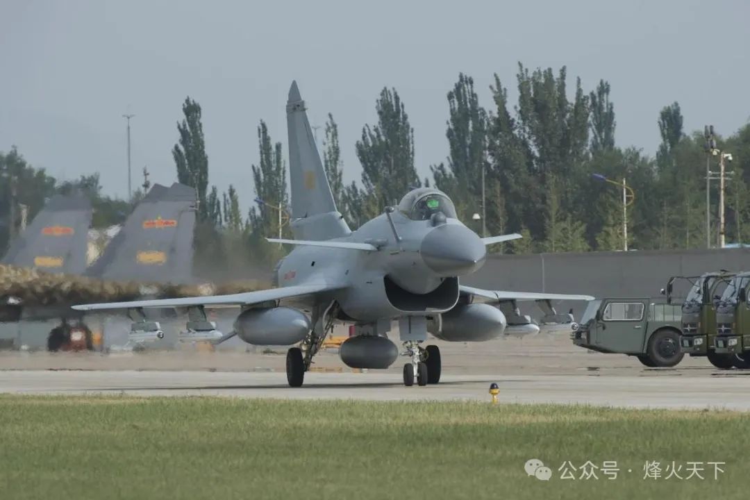 歼10再出局! 歼10再出局!