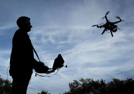 中国也防不住无人机?天津机场连续2天“因无人机导致备降特情”,怎么办 中国也防不住无人机?天津机场连续2天“因无人机导致备降特情”,怎么办