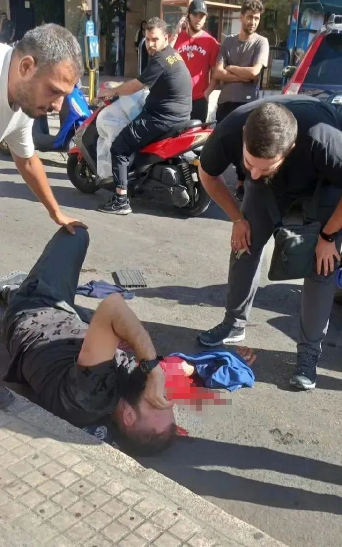 连救护车都炸?以色列空军实施大规模轰炸,黎以战争一触即发! 连救护车都炸?以色列空军实施大规模轰炸,黎以战争一触即发!