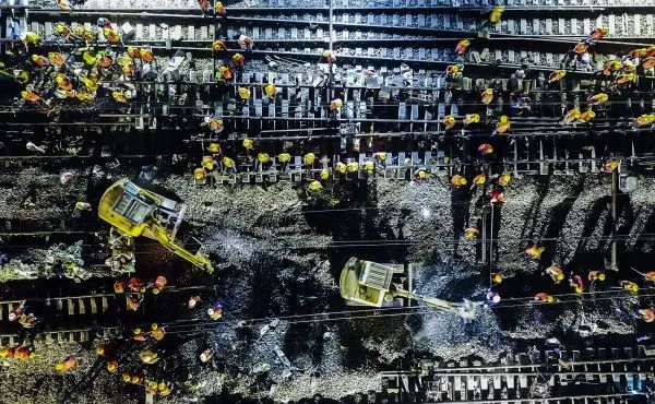 基建狂魔:从柬埔寨运河到月球基地 基建狂魔:从柬埔寨运河到月球基地