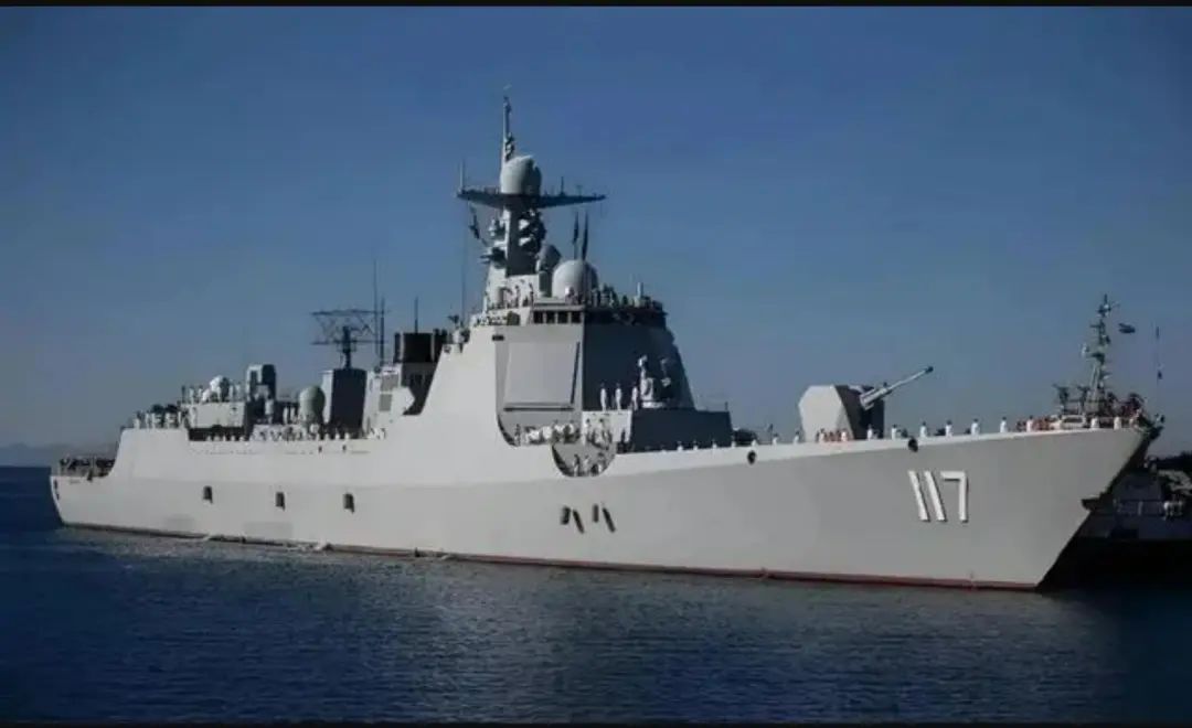 抗冲击试验首次曝光!爆炸掀起百米巨浪,052D驱逐舰安然无恙 抗冲击试验首次曝光!爆炸掀起百米巨浪,052D驱逐舰安然无恙