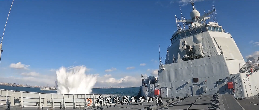 抗冲击试验首次曝光!爆炸掀起百米巨浪,052D驱逐舰安然无恙 抗冲击试验首次曝光!爆炸掀起百米巨浪,052D驱逐舰安然无恙