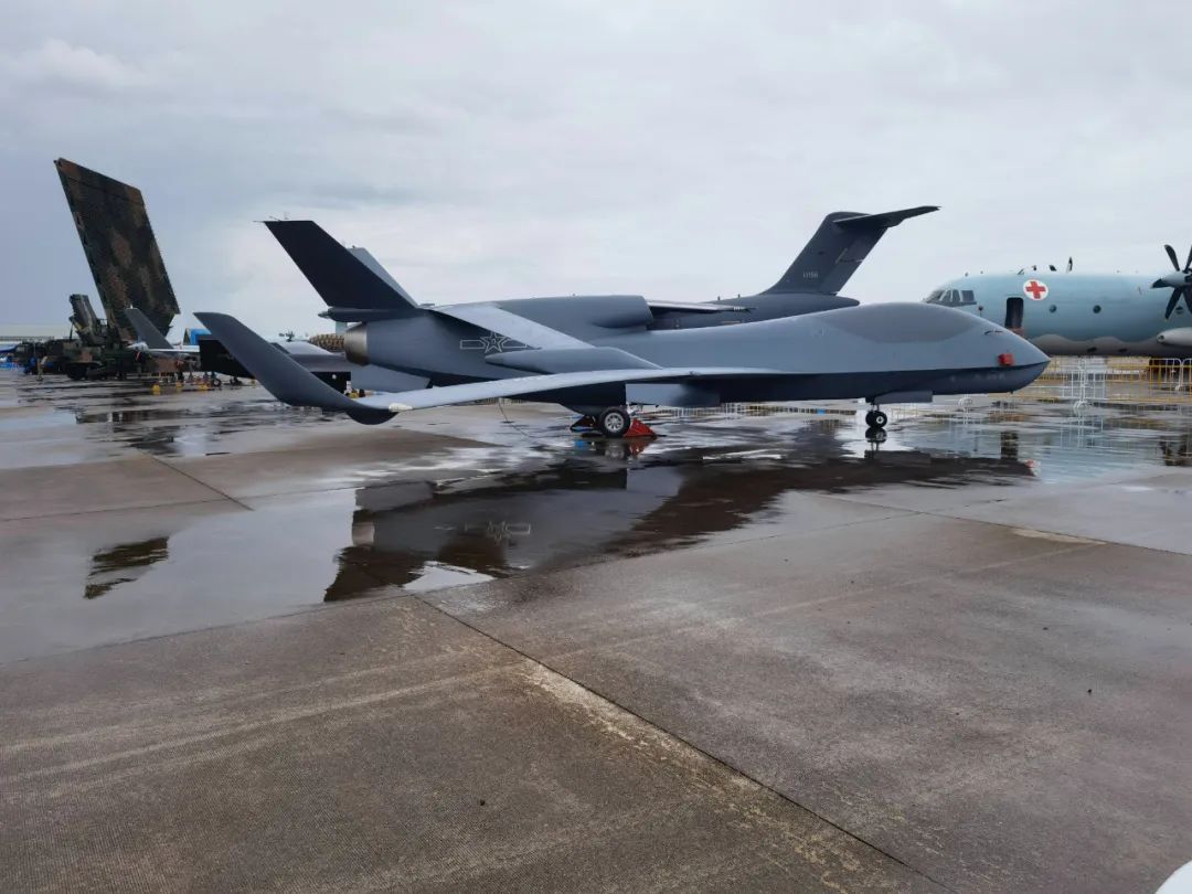 中国版“全球鹰”无人机对比美国全球鹰无人机,结果后来者居上 中国版“全球鹰”无人机对比美国全球鹰无人机,结果后来者居上