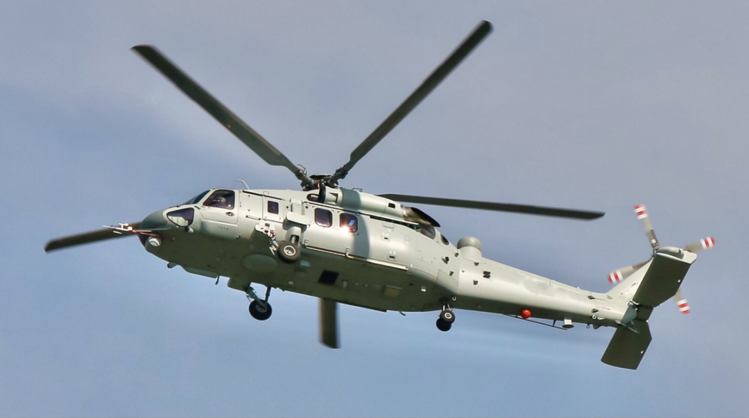 舰载直-20突然亮相!拍摄时间角度相当讲究,两侧短翼成为亮点 舰载直-20突然亮相!拍摄时间角度相当讲究,两侧短翼成为亮点