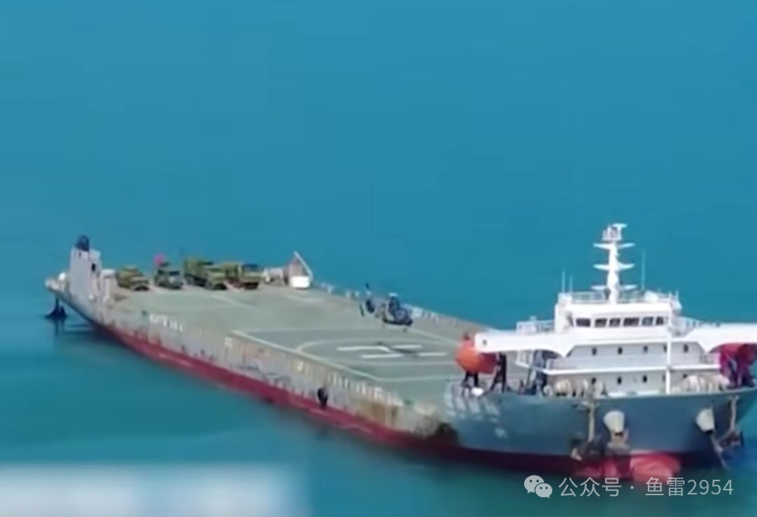 海上中继平台再度现身,一口气八架武直-10同步处于待飞状态 海上中继平台再度现身,一口气八架武直-10同步处于待飞状态