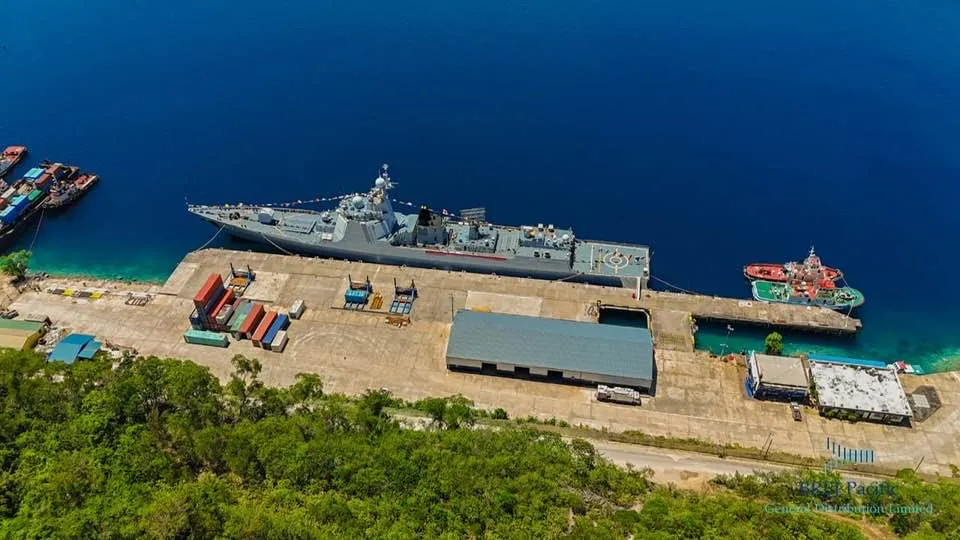 055大驱“空降”瓦努阿图,绕路1万多公里闯进澳大利亚“后花园”! 055大驱“空降”瓦努阿图,绕路1万多公里闯进澳大利亚“后花园”!