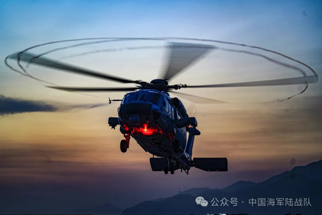 千呼万唤始出来,海军舰载版直-20J终于官宣,直-20F还会远吗? 千呼万唤始出来,海军舰载版直-20J终于官宣,直-20F还会远吗?