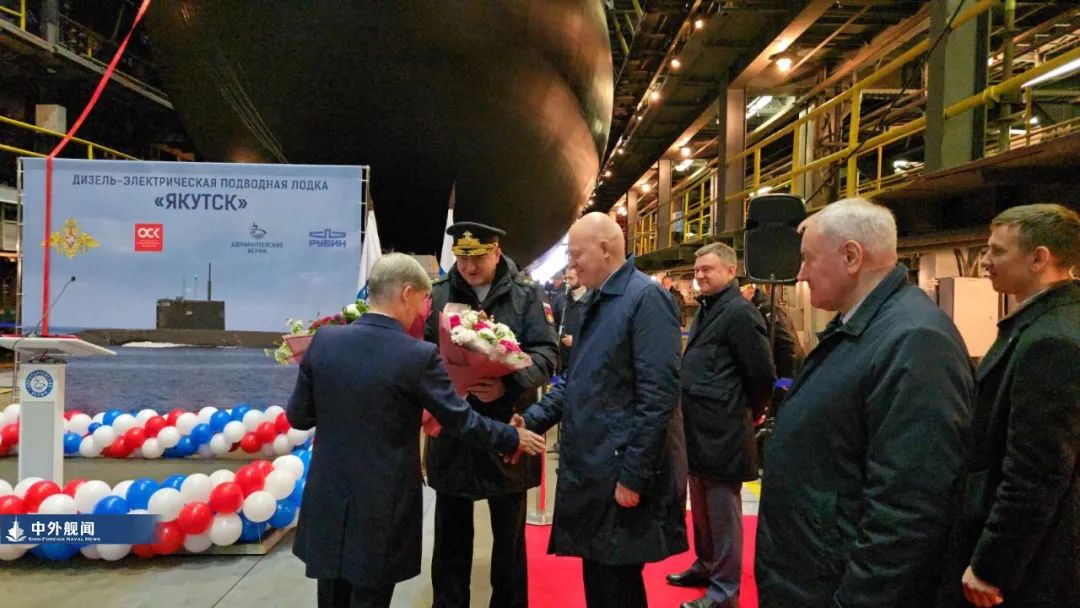 “雅库茨克”号大型潜艇下水