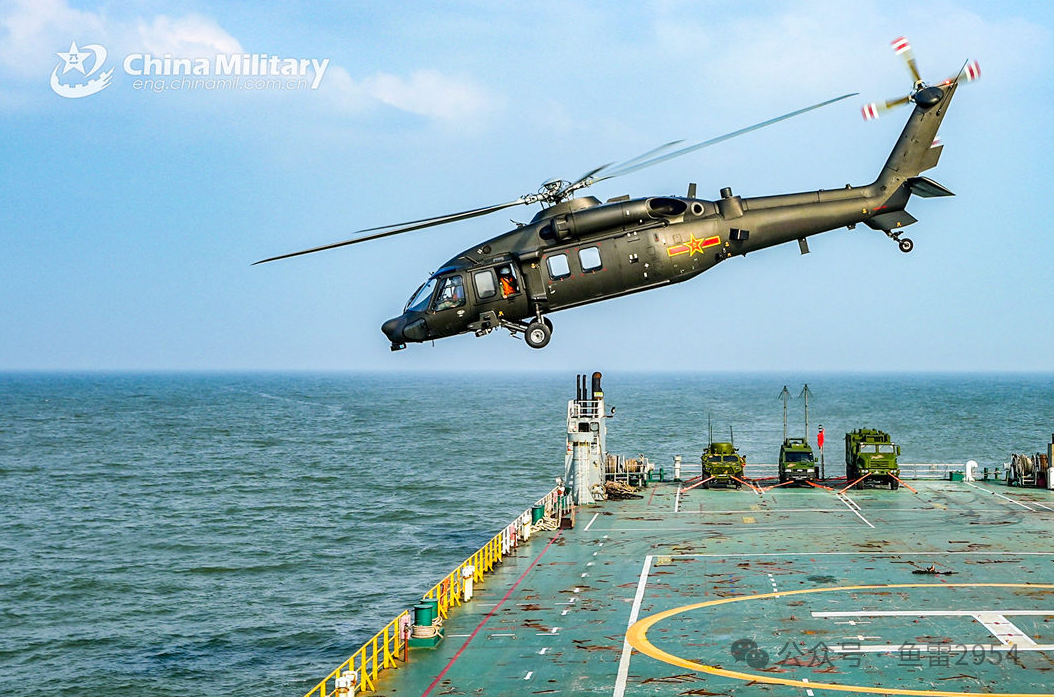 海上中继平台再度现身,一口气八架武直-10同步处于待飞状态 海上中继平台再度现身,一口气八架武直-10同步处于待飞状态