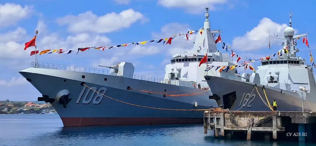 055大驱“空降”瓦努阿图,绕路1万多公里闯进澳大利亚“后花园”! 055大驱“空降”瓦努阿图,绕路1万多公里闯进澳大利亚“后花园”!