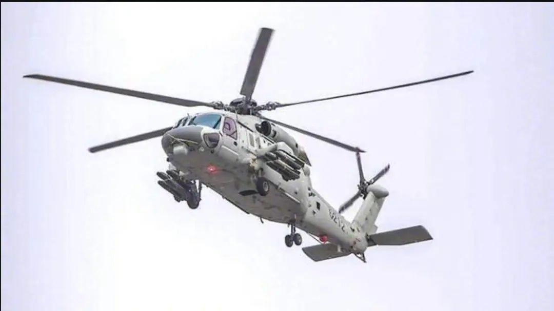 舰载直-20突然亮相!拍摄时间角度相当讲究,两侧短翼成为亮点 舰载直-20突然亮相!拍摄时间角度相当讲究,两侧短翼成为亮点