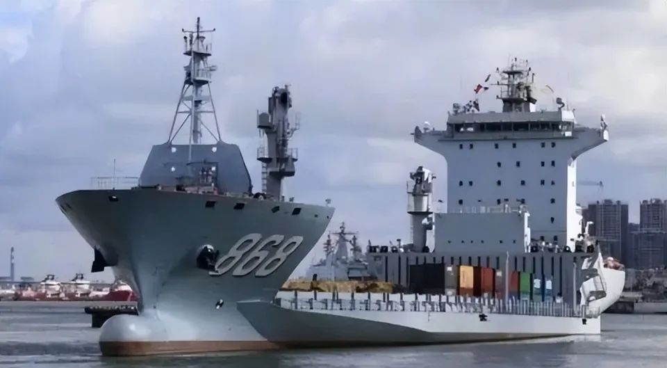 为台海作战而生?央视公开4万吨“民间航母”,甲板上一幕太震撼 为台海作战而生?央视公开4万吨“民间航母”,甲板上一幕太震撼