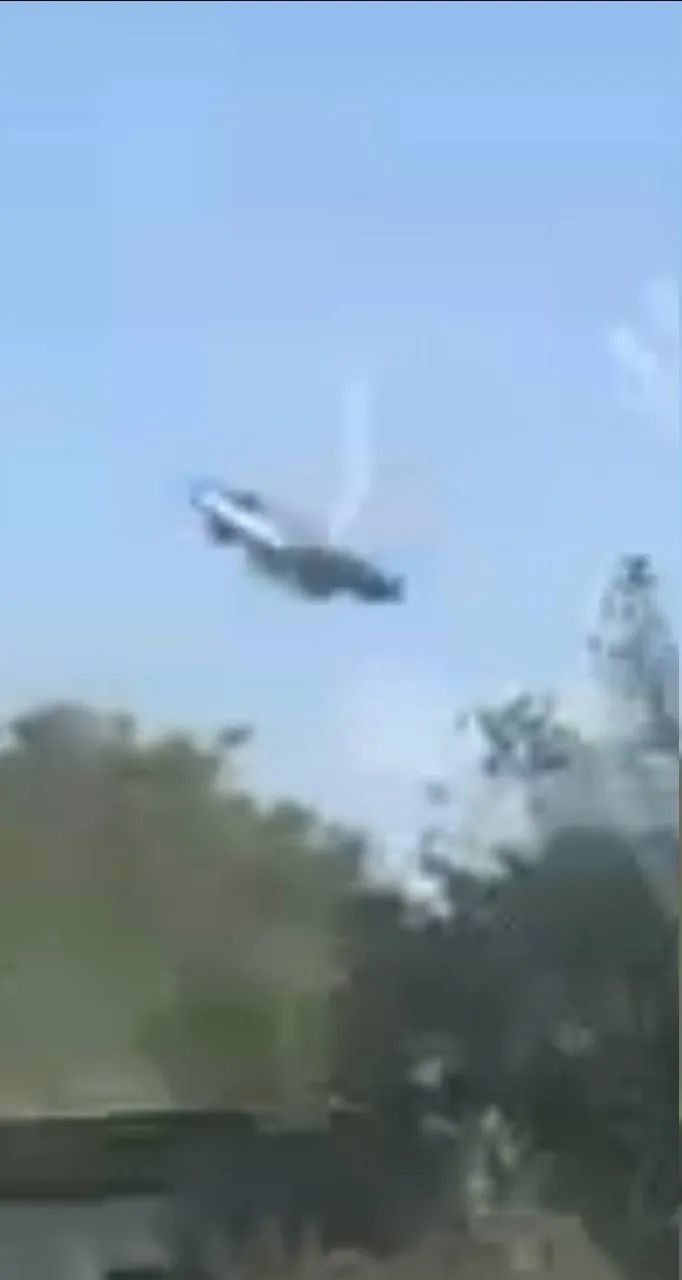 亏惨了!俄军最高机密S-70隐身无人机被击落、落入乌军手中,可能发生技术泄密! 亏惨了!俄军最高机密S-70隐身无人机被击落、落入乌军手中,可能发生技术泄密!