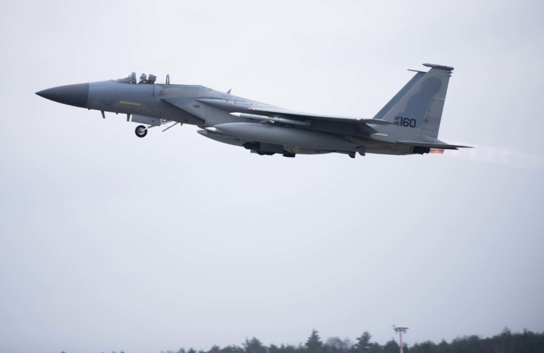 【铁甲】中国空军为何能超越美俄，组建全球最强的重型战斗机部队？