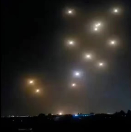 被导弹洗地后,以色列离“引爆全球”又近了一步 被导弹洗地后,以色列离“引爆全球”又近了一步