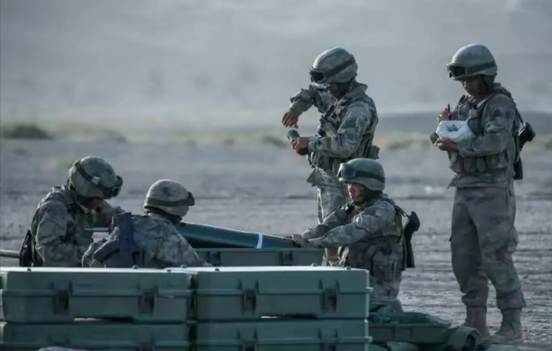 这才是大国陆军的气势!国产重炮火力全开,精确制导炮弹齐射 这才是大国陆军的气势!国产重炮火力全开,精确制导炮弹齐射