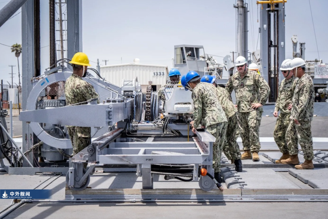 长津湖号完成美军首次航行间垂发再装填 长津湖号完成美军首次航行间垂发再装填