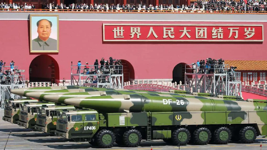 一个旅的东风-26有多壮观?发射车一眼望不到头,满屏的正义感 一个旅的东风-26有多壮观?发射车一眼望不到头,满屏的正义感