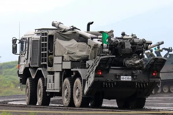 日本陆上自卫队接装新型19式卡车炮,最大射程达40千米 日本陆上自卫队接装新型19式卡车炮,最大射程达40千米